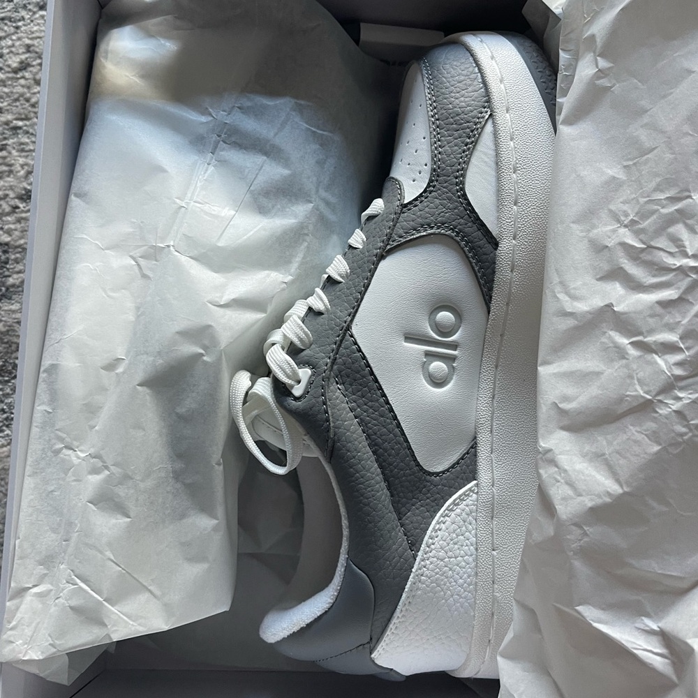 ALO YOGA recovery mode grey/white sneakers